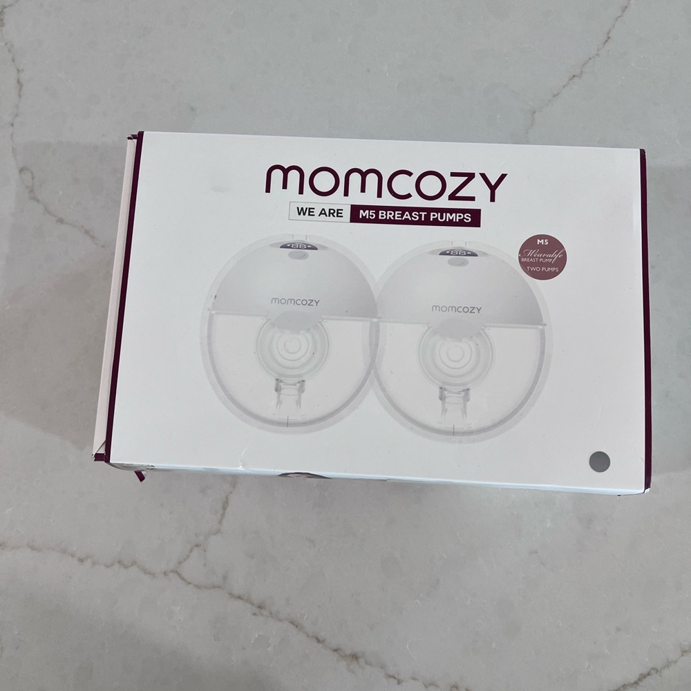 Momcozy Breast Pumps in White